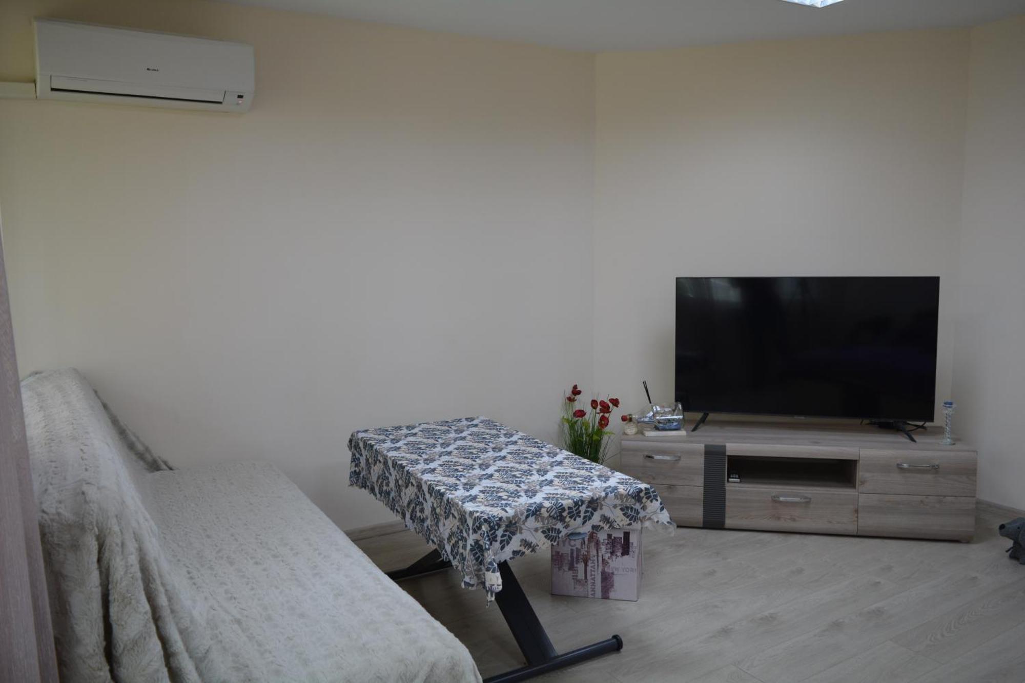 City Center Apartment With A Backyard Burgas Extérieur photo