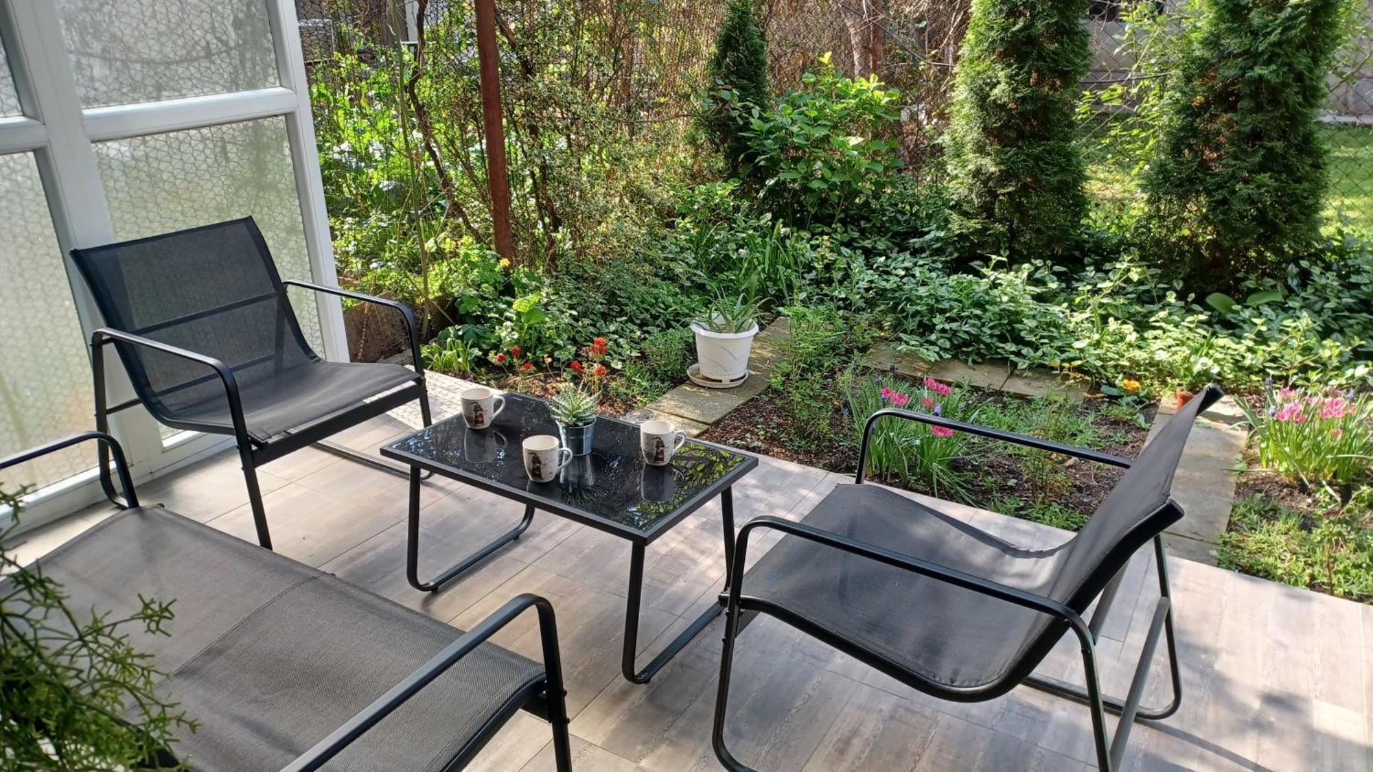 City Center Apartment With A Backyard Burgas Extérieur photo